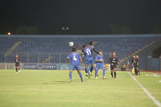 彻底放弃？阿贾克斯客战卡拉巴克首发：多名小将轮换登场